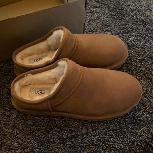 Ugg Classic Slippers Chestnut Size 8 Brand New!